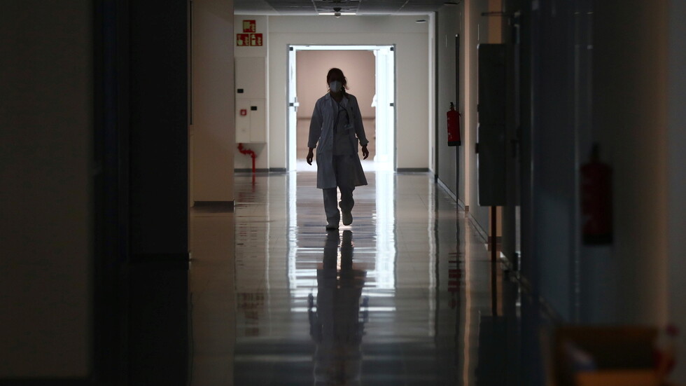 إسبانيا.. رغم زيادة الإصابات مدريد تخفف قيود كورونا