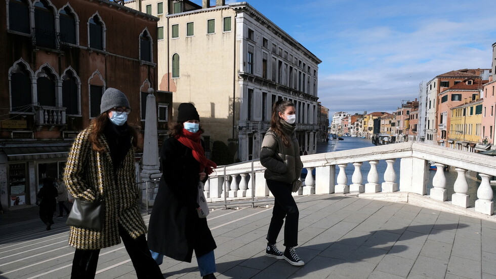 إيطاليا..329 وفاة و7925 إصابة جديدة بكورونا