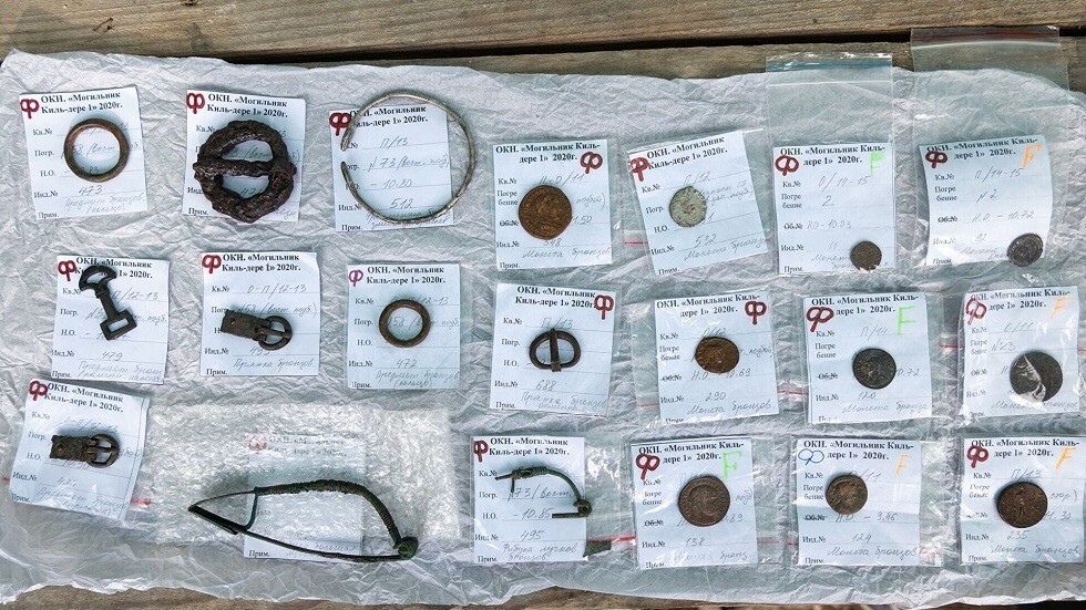 اكتشافات علماء الآثار في مقبرة قديمة بالقرم