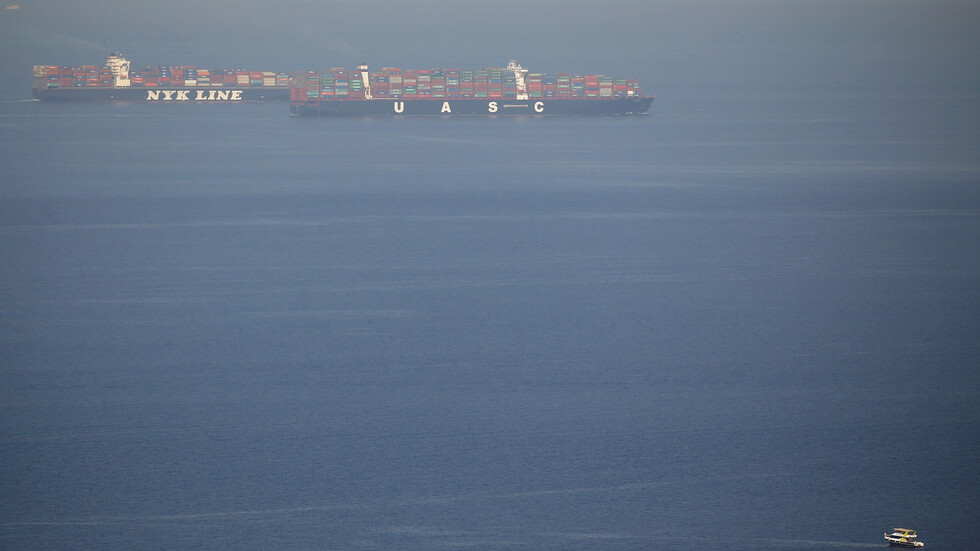 مصر ترد على إنشاء طرق برية تجارية "تهدد قناة السويس"