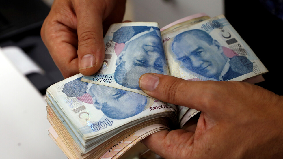 الليرة التركية تصعد بنحو 5%