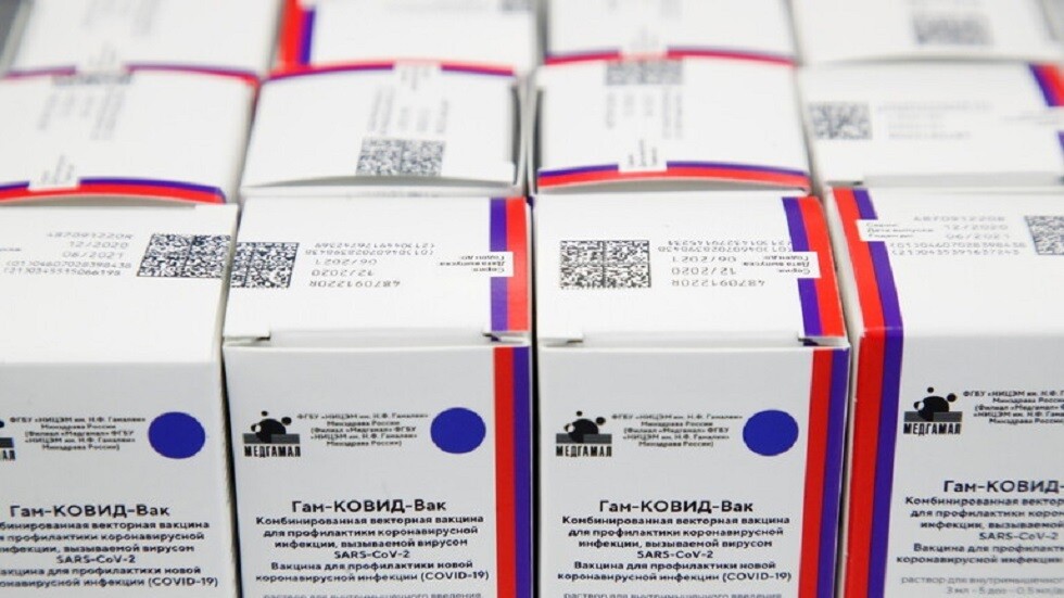 اختبارات مزيج لقاح "سبوتنيك v" الروسي و"أسترازينيكا" البريطاني ستجرى في الإمارات وأذربيجان والسعودية