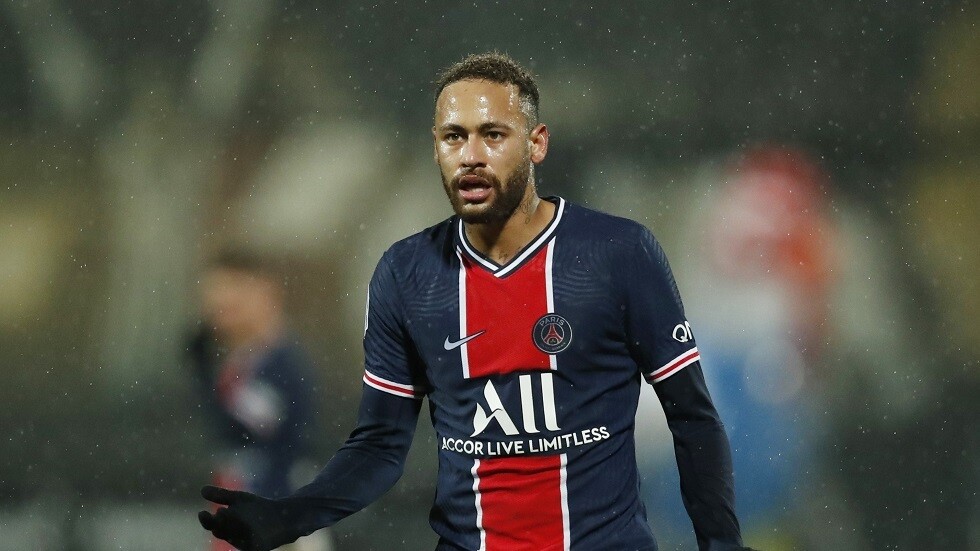 باريس سان جيرمان يحصن نجمه نيمار