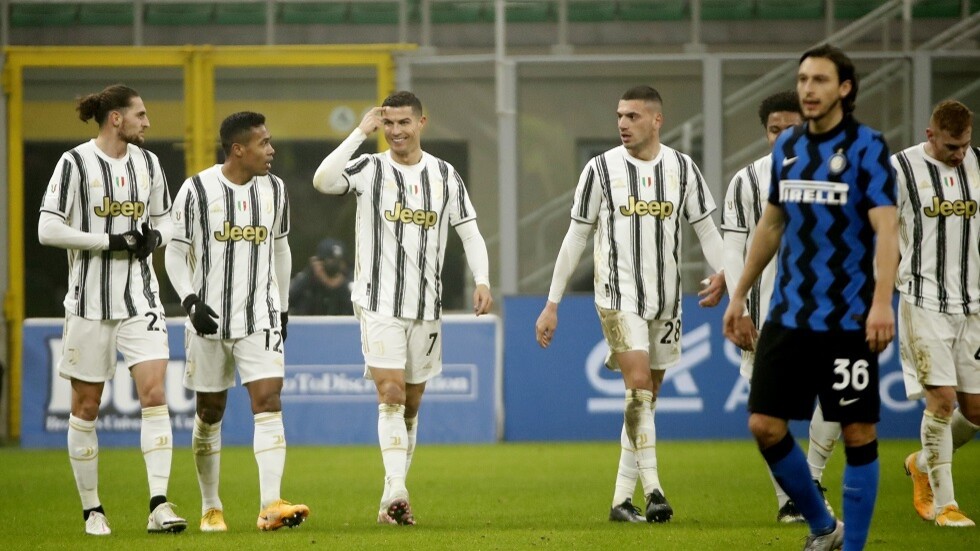 شاهد.. رونالدو يخطف كرة بذكاء ويسجل هدفا بطريقة البلياردو