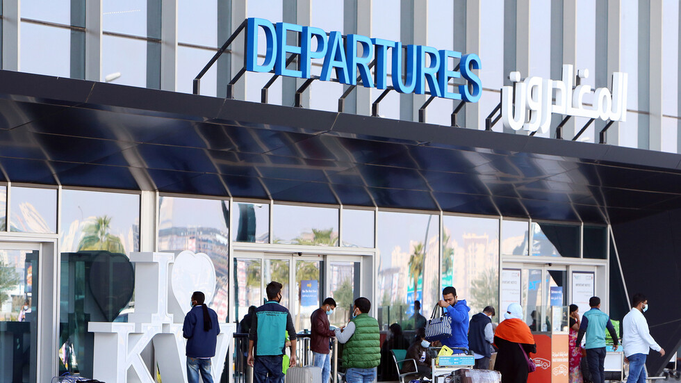 مصدر مسؤول بمطار الكويت يكشف عقوبة مزوري شهادة فحص "PCR"