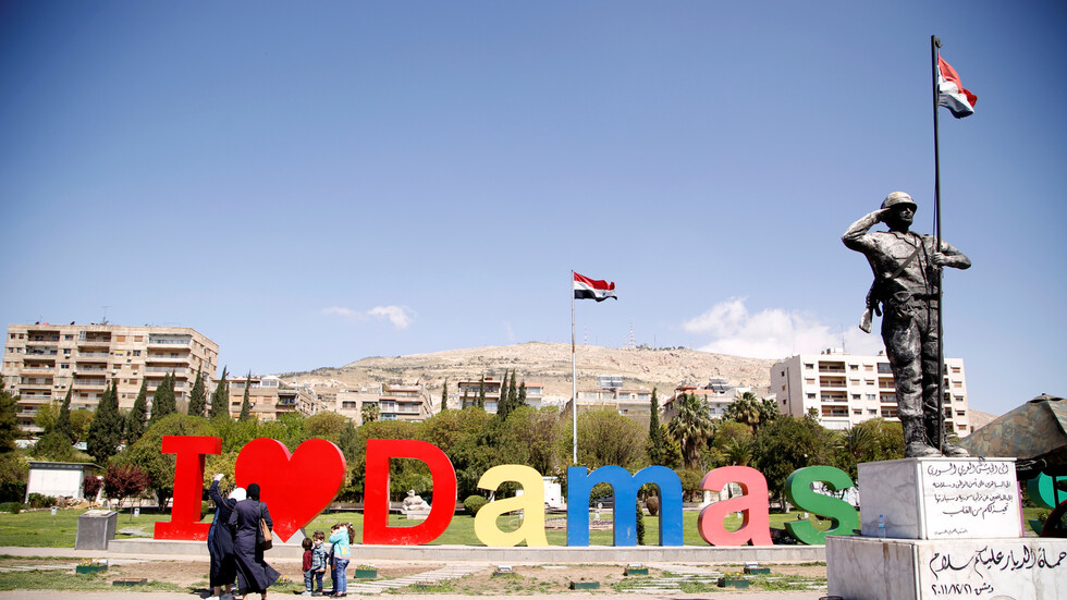 وزارة الخارجية السورية تصدر قرارات "إعفاء" للطلاب الدارسين في الخارج