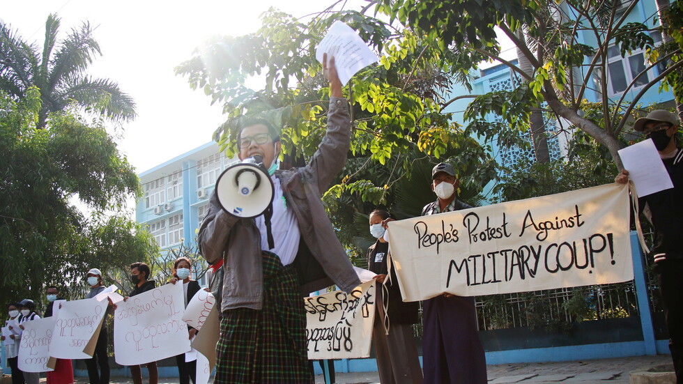 احتجاج مناهض للانقلاب العسكري في شوارع ثاني أكبر مدن ميانمار