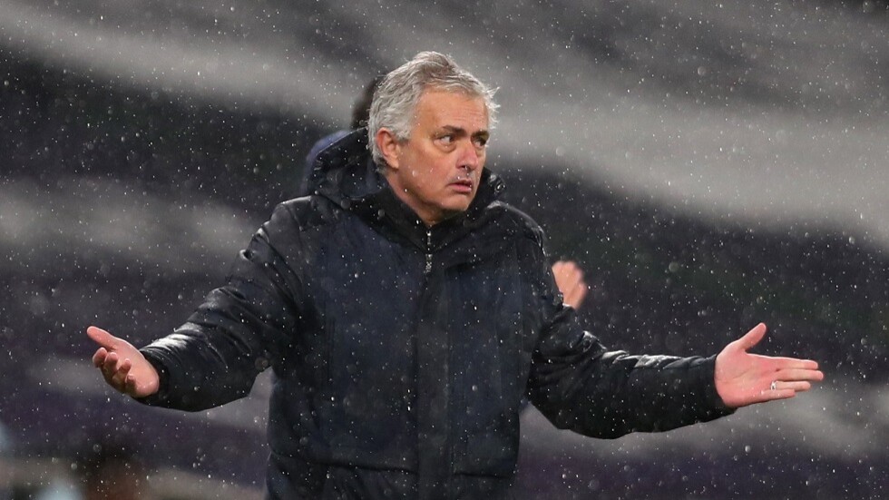 مورينيو يتلقى صفعة من فريقه الأسبق