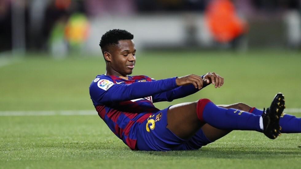 فاتي يعاني من ألم مفاجئ وتدهور حالة ركبته