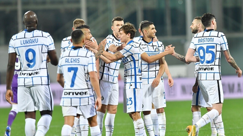 إنتر يعتلي صدارة "الكالتشيو" بانتظار رد ميلان