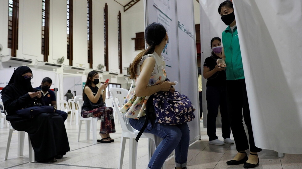 تلقى بالخطأ 5 جرعات من لقاح ضد كورونا بدلا من واحدة.. دون أن تظهر عليه أي أعراض جانبية