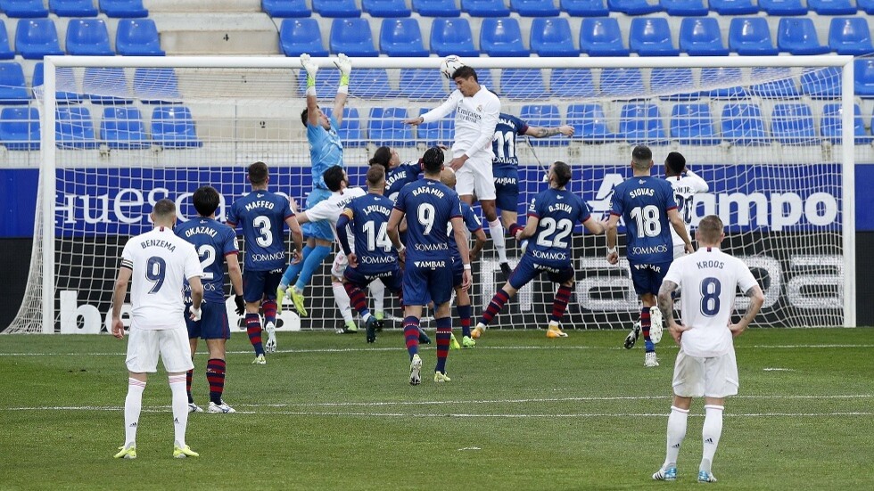 ريال مدريد يفلت من كمين هويسكا (فيديو)