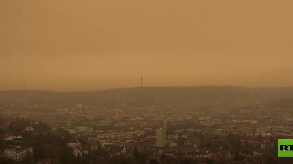 غبار صحراوي يصبغ سماء ألمانيا بالأصفر