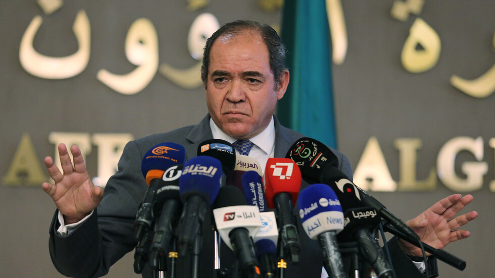 ترسيم الحدود البحرية الجزائرية بعد عام من "التوتر" مع مدريد وروما..غاز غرب المتوسط يهدد الاستقرار