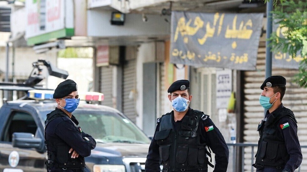 الأردن يسجل 10 وفيات و1299 إصابة جديدة بفيروس كورونا