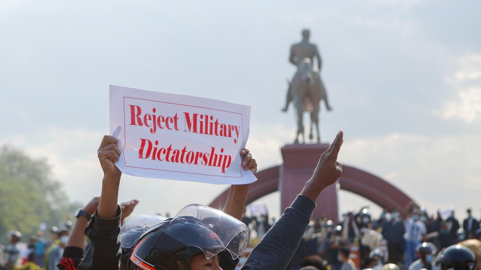 خبير: ميانمار على شفا حرب أهلية