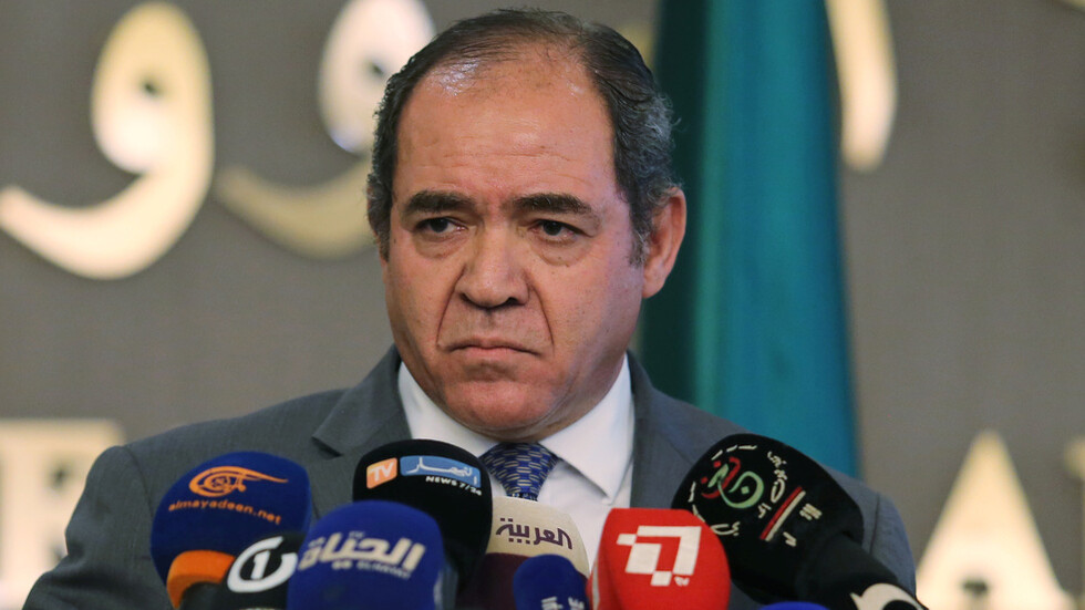 بوقادوم يجتمع بنظيره السويسري في الجزائر..الصحراء الغربية من بين ملفات المباحثات