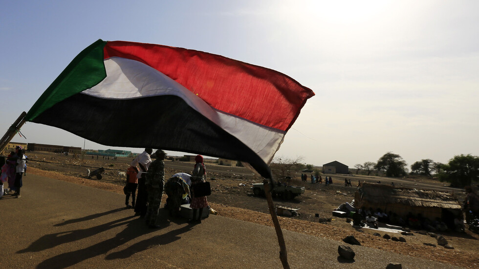 السودان.. مقتل ضابط برتبه رفيعة على الحدود مع إثيوبيا وأنباء عن حشود عسكرية باتجاه المنطقة