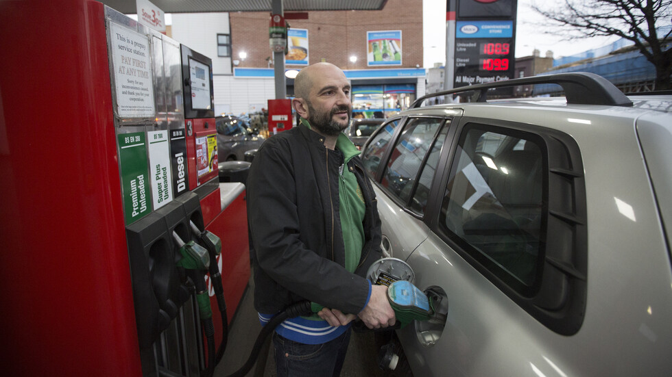 النفط يتراجع بعد صعود قوي