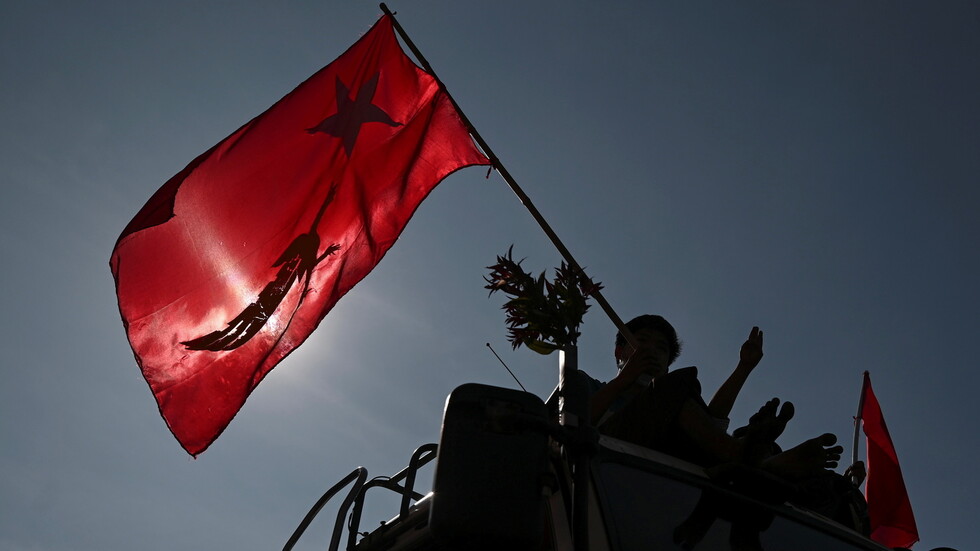 الجيش في ميانمار يعفو عن أكثر من 23 ألف سجين