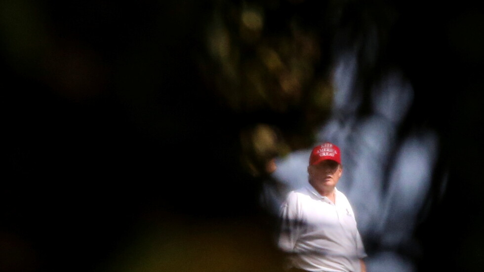 ترامب يتغيب عن مشاهدة جلسة محاكمته للعب الغولف