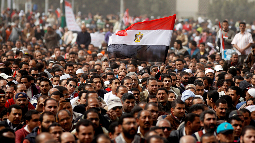 "هيومن رايتس ووتش" تناشد مصر التراجع عن قرار سحب الجنسية من ناشطة سورية الأصل