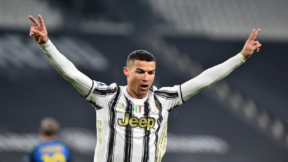 رونالدو يصبح أول شخص في العالم يصل لنصف مليار متابع على مواقع التواصل الاجتماعي