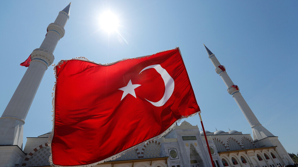 التلفزيون التركي يعرض خريطة "للنفوذ التركي المتوقع بحلول 2050"