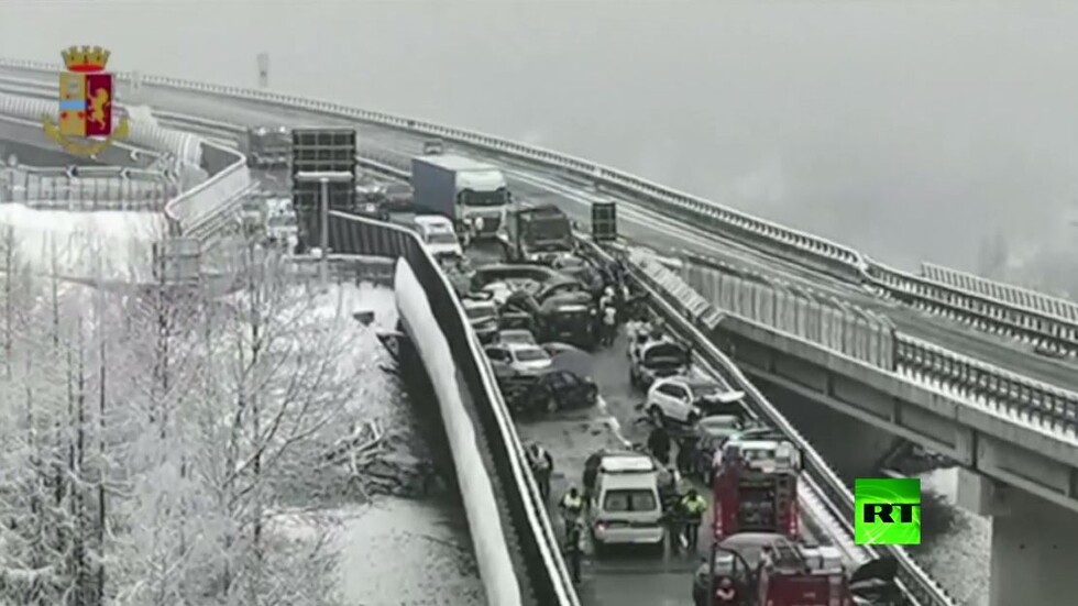 بالفيديو.. حادث مروري مروع بسبب الجليد في إيطاليا