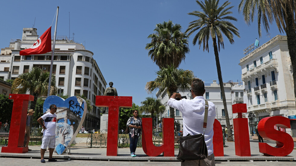 هشام المشيشي يدعو إلى تشريع لمكافحة تعاطي المخدرات بمنهجية صحية بعد "فشل" العقوبات الزجرية