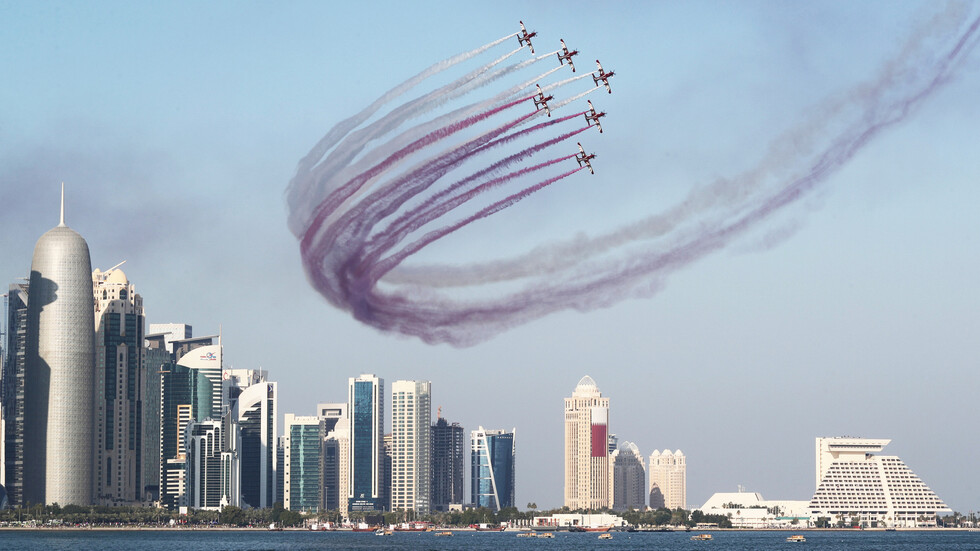 بالصور.. قطر تدشن سفينة حربية جديدة في إيطاليا