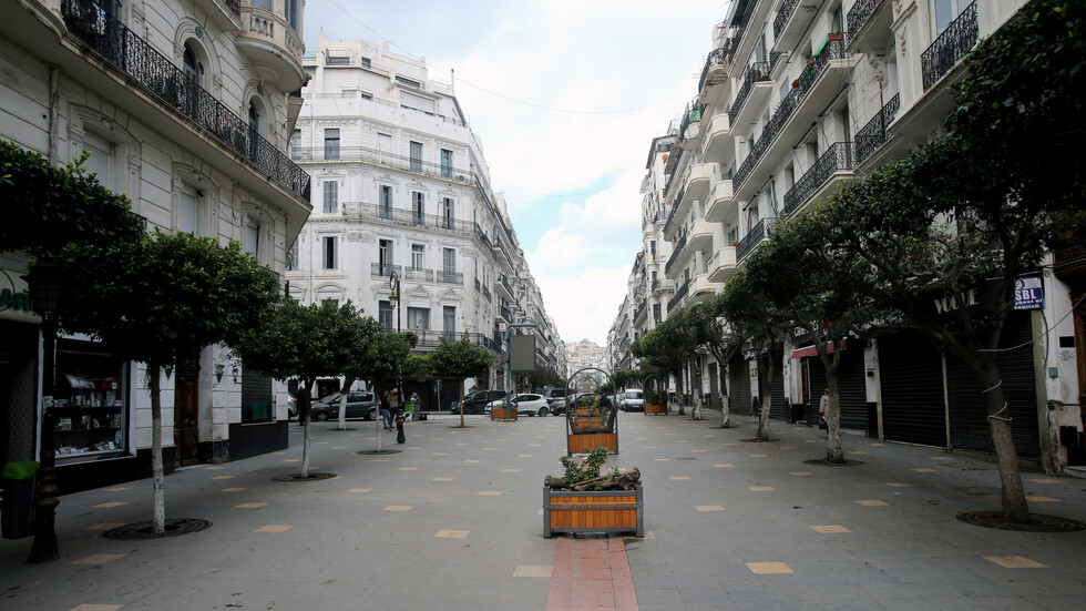 الجزائر تخفف قيود كورونا