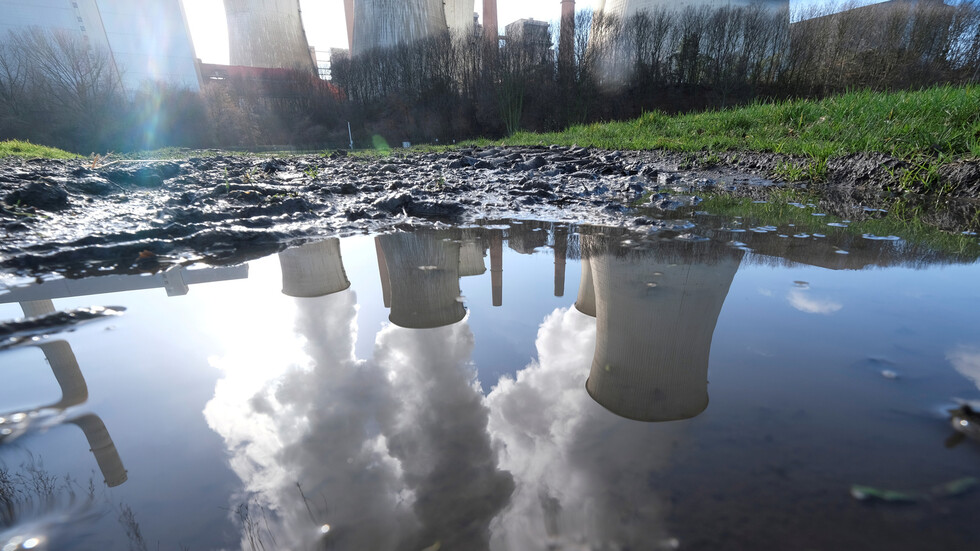 غيتس: على العالم أن يبتكر لمعالجة انبعاثات الكربون