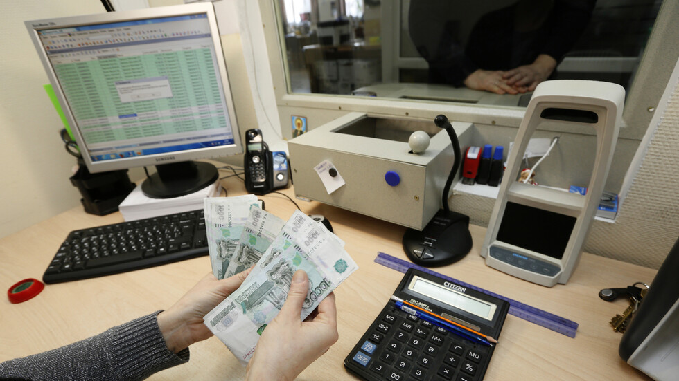 لأول مرة في 3 أسابيع.. اليورو ينخفض دون مستوى 89 روبلا