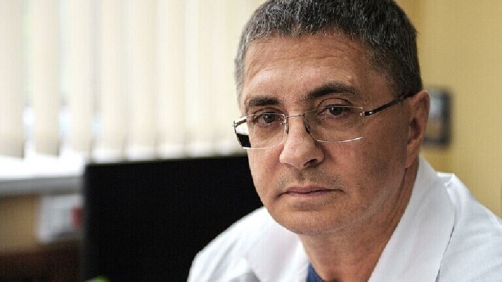 طبيب يحذر من خطورة الحرقة في المعدة