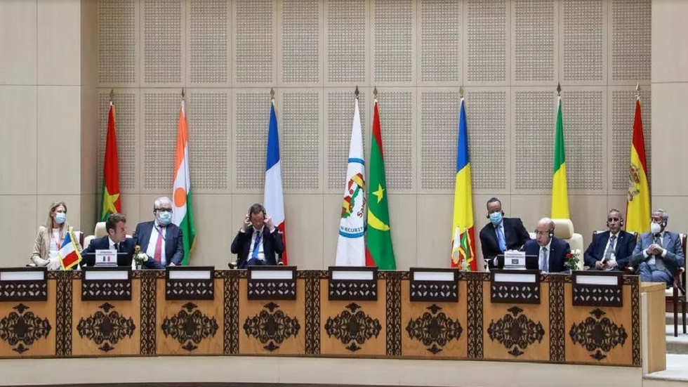 قمة بين دول مجموعة الساحل وفرنسا لبحث مكافحة الحركات المتشددة