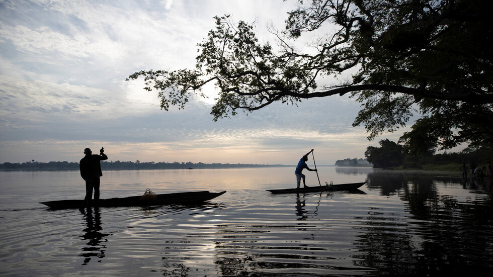 مقتل 60 شخصا على الأقل بحادث عبارة في نهر الكونغو