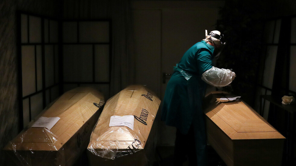 وفيات كورونا في العالم تتجاوز مليونين ونصف المليون