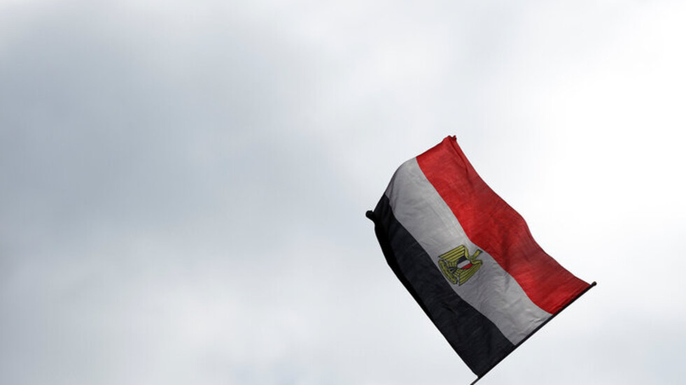 عالم مصري يعلن تفاصيل اكتشافه معدنا جديدا بخصائص نادرة في مصر يستخدم طبيا وعسكريا