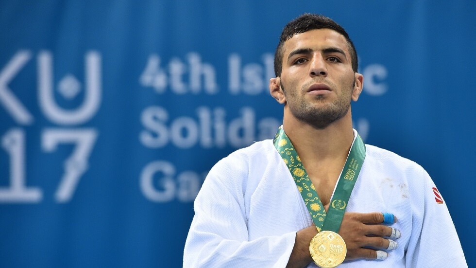 سعيد مولاي بطل الجودو الإيراني "الفار" يصل إسرائيل وسط حراسة مشددة