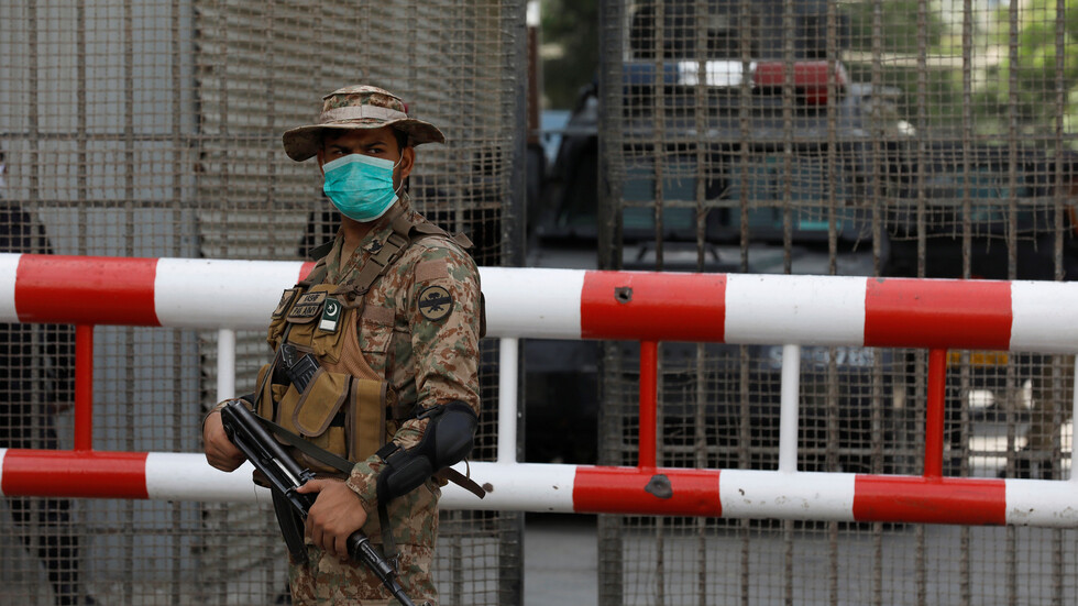 الجيش الباكستاني يعلن تصفية ثلاثة إرهابيين في عملية عسكرية