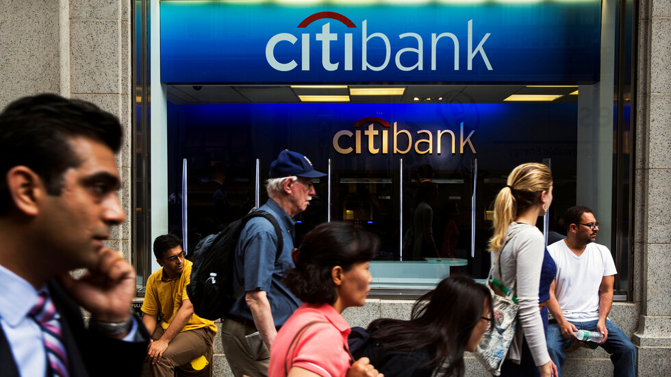 خطأ فادح يكلف بنكا أمريكيا نصف مليار دولار.. ومحكمة تمنع استرداده