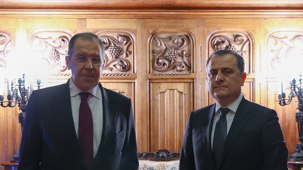 لافروف يبحث مع نظيره الأذربيجاني تنفيذ اتفاقات قره باغ