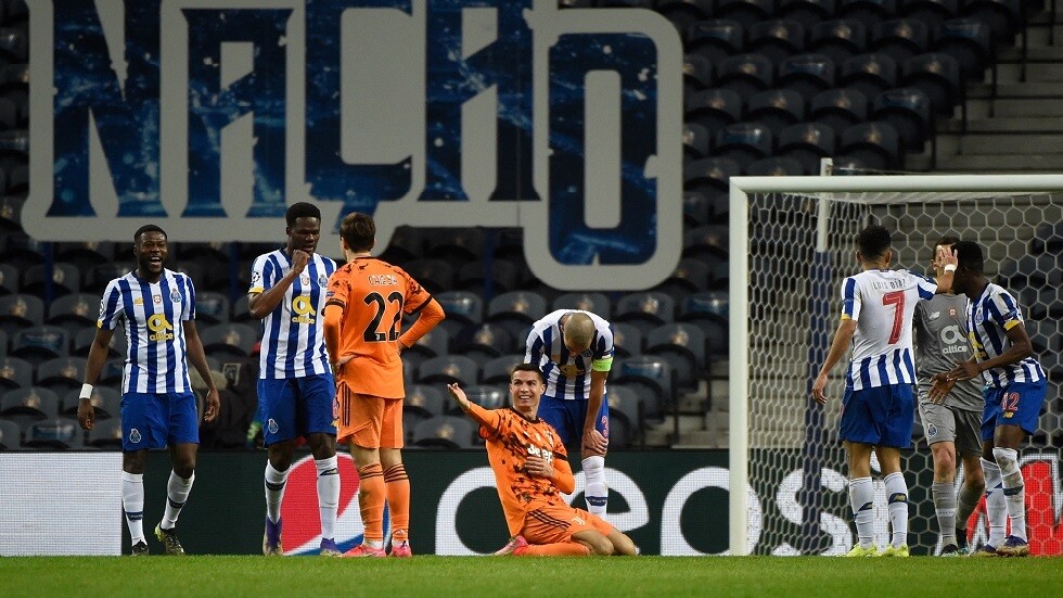 هل حرم رونالدو من ضربة جزاء "مستحقة" في وقت "قاتل" أمام بورتو؟