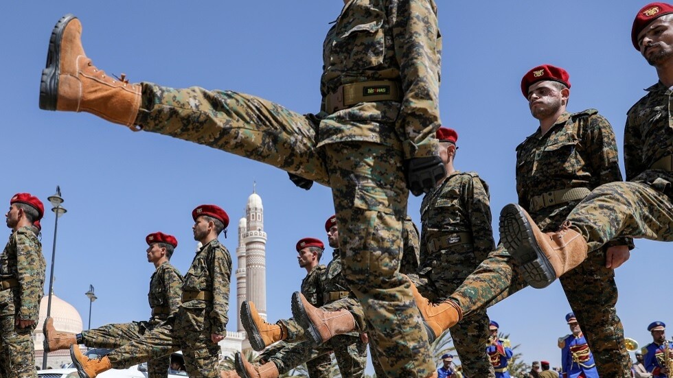 اليمن.. مجلس الشؤون الإنسانية في صنعاء يحذر من اتخاذ المدنيين في مأرب "دروعا بشرية"