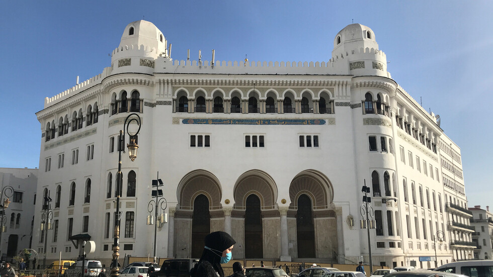 قسنطينة ستحتضن مصنع إنتاج "سبوتنيك V" في الجزائر