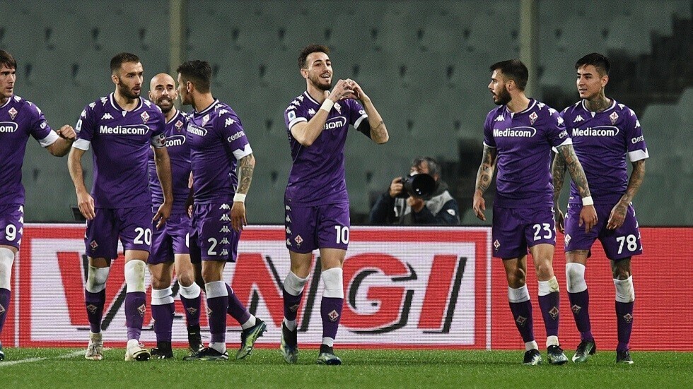 فيورنتينا يكرم قاهر ميلان بثلاثية