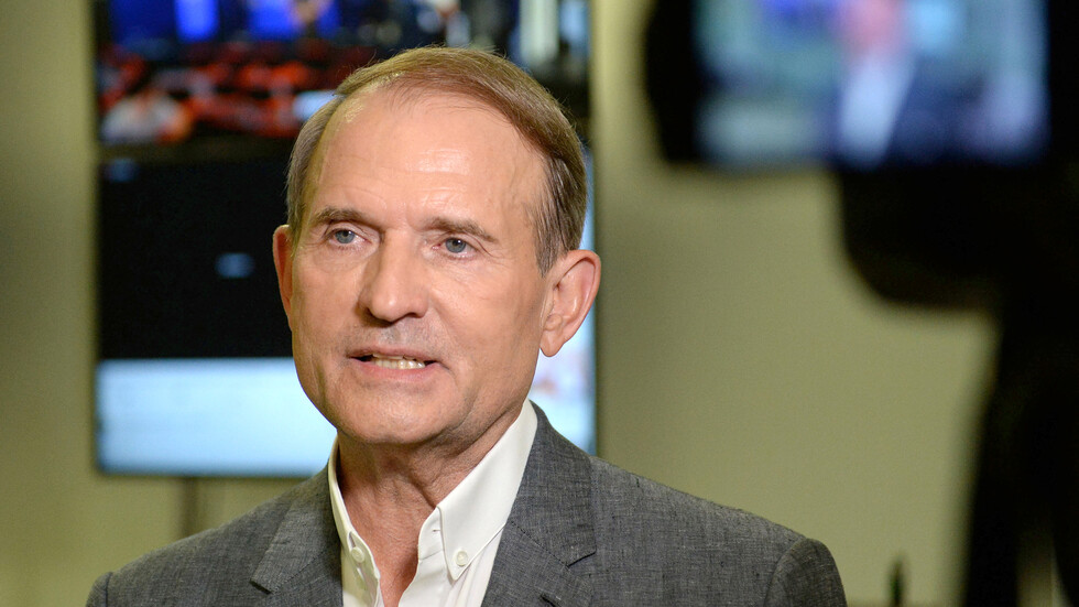 السلطات الأوكرانية تفرض عقوبات على زعيم المعارضة في البلاد