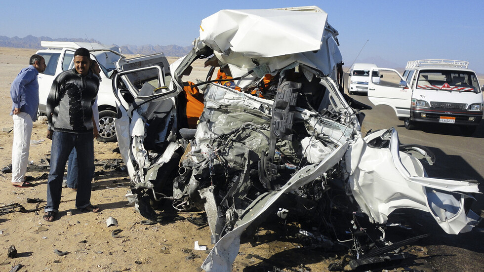 مصر.. مصرع 9 أشخاص وإصابة 6 أخرين إثر حادث مروع في السويس