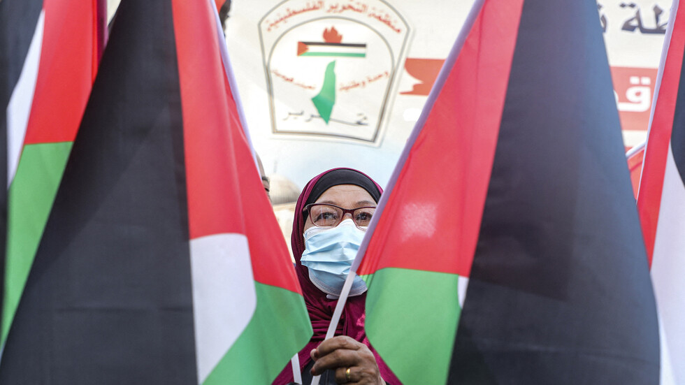 لجنة الانتخابات المركزية الفلسطينية تؤكد أنه لن يكون هنالك تصويت بالسفارات وحماس لن تسمح بالتلاعب